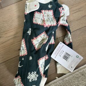 Burt's Bees Baby Zucchini christmas 6-9 Pajamas